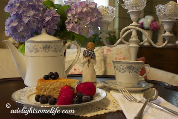 Hydrangea and Honey Yogurt cake tea