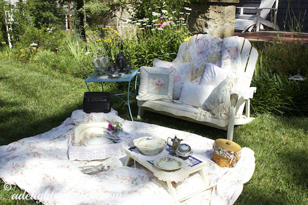 Summer Picnic Tea sideview