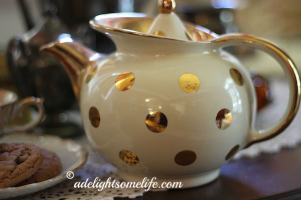 Polka Dot teapot - downton abbey preview season 4