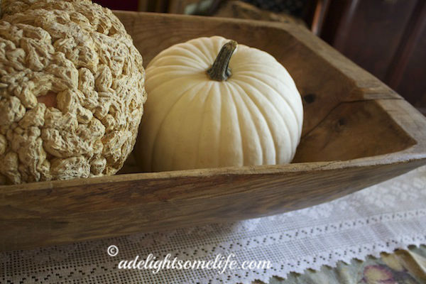 bread dough bowl, white pumpkin, peanut shell pumpkin, dining room decor, rustic, Country Living Fair, Great Stuff by Paul, 