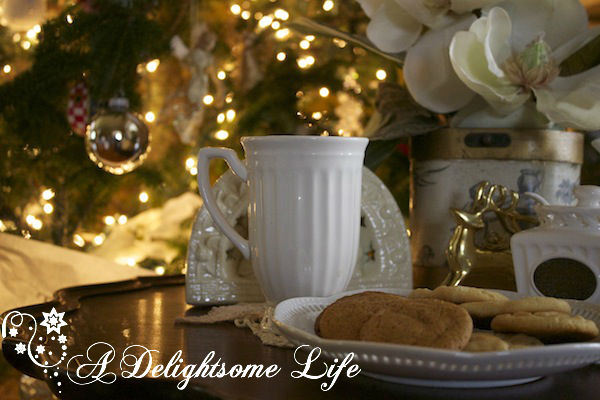 ginger cookies Christmas tea Christmas tree glow