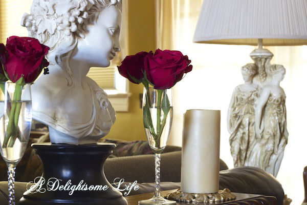 red rose ladies busts living room winter decor