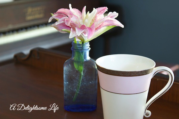 A-DELIGHTSOME-LIFE-FRAGRANT-LILY