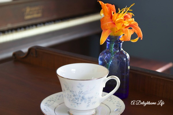 A-DELIGHTSOME-LIFE-ORANGE-LILY-BLUE-TEACUP