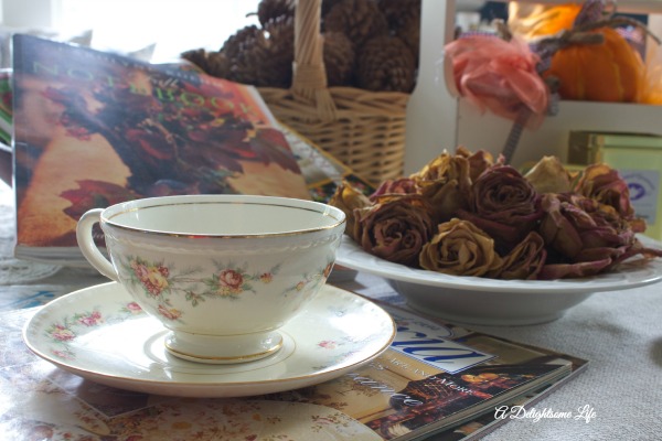 A-DELIGHTSOME-LIFE-MORNING-THOUGHTS-AUTUMN-BOOKS-TEACUP