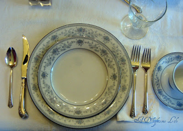 Blue and White Tablescape-3