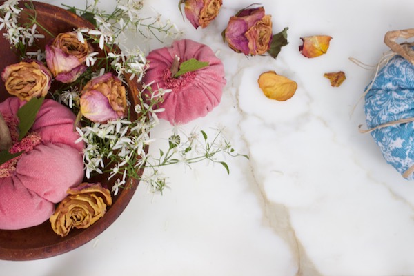 dried roses used in vignettes on A Delightsome Life
